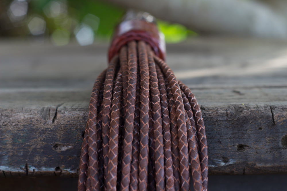 The Curve. Loop flogger #94918216