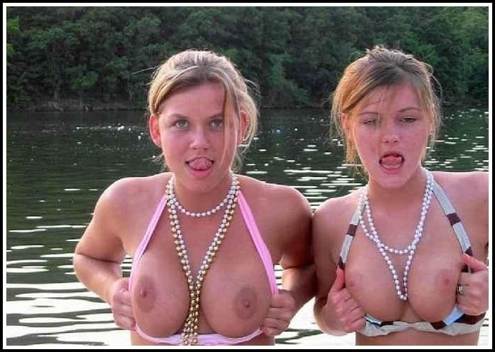 I alte und junge blinkende titten
 #95938893