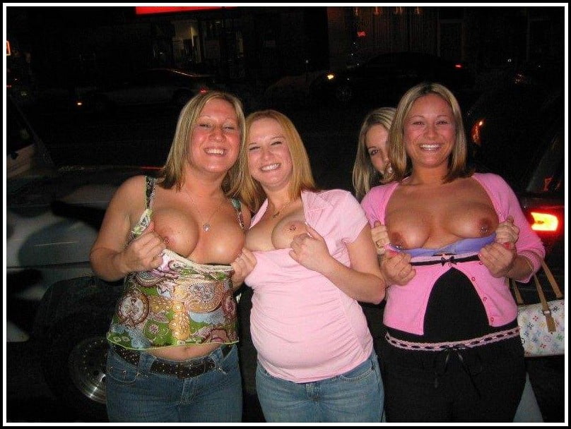 I alte und junge blinkende titten
 #95938916