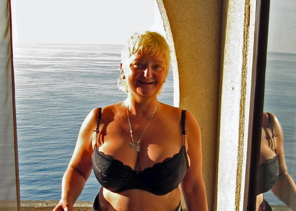 Most commented pics from galleries with Eva #87505029