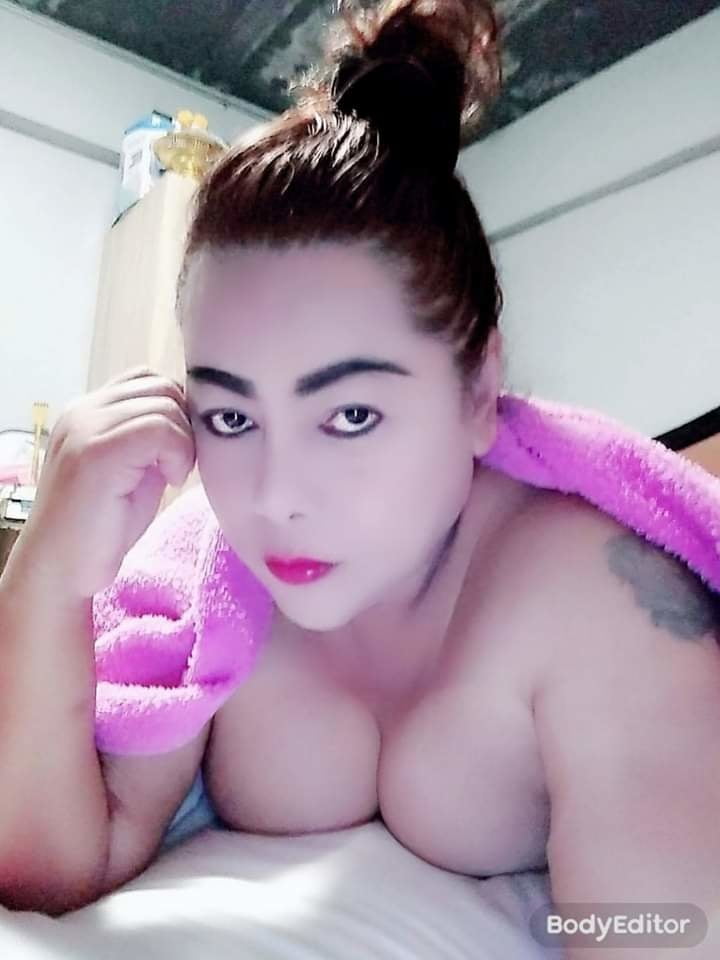 Tetek besar janda
 #91497494