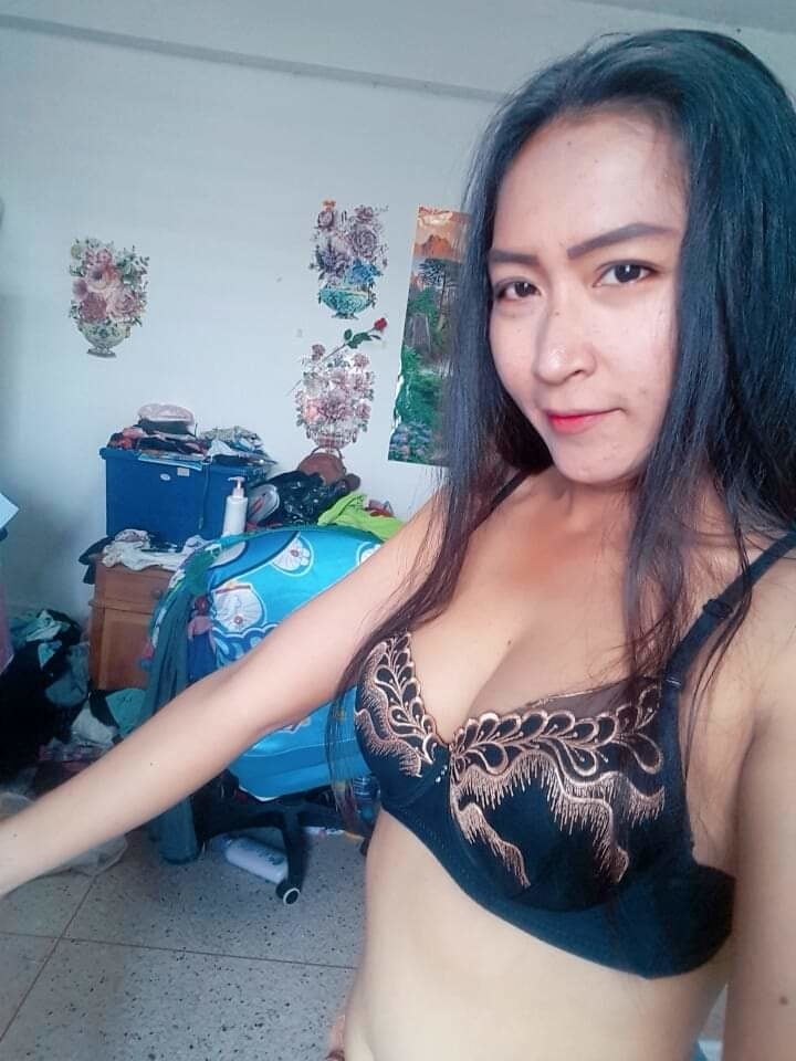 Prostituta tailandese grandi tette
 #95736750