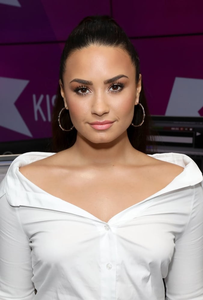 Demi Lovato ( The Singer) #81067716