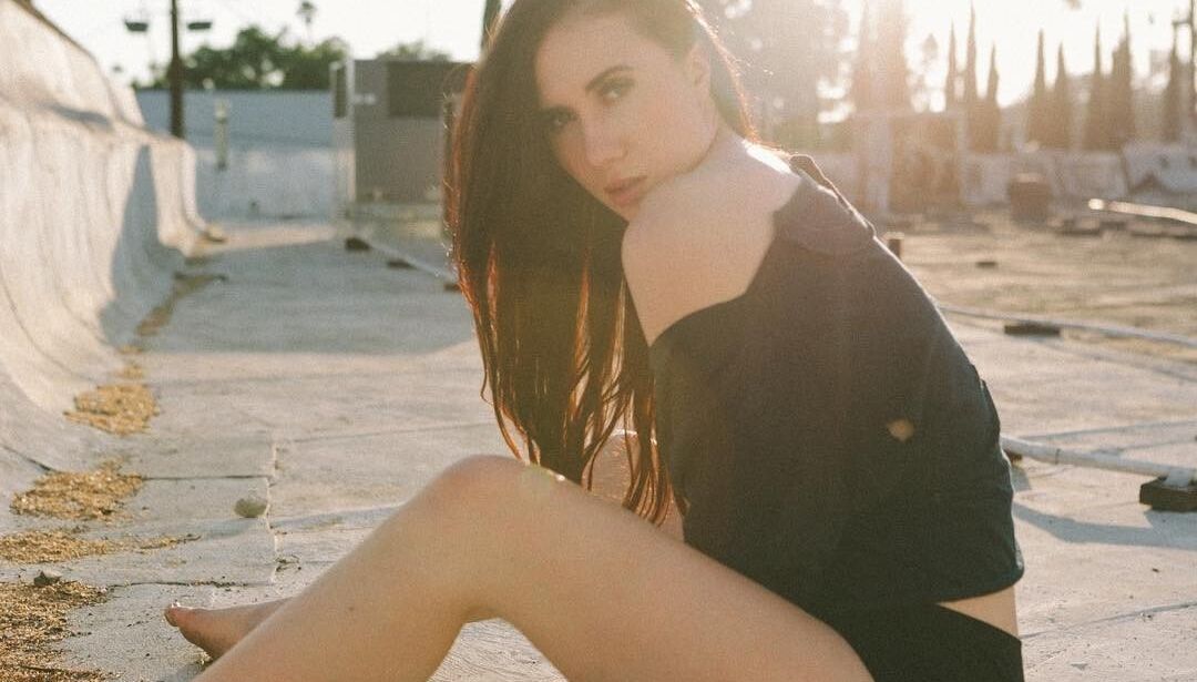 Taylor Jevaux desnuda #108544878