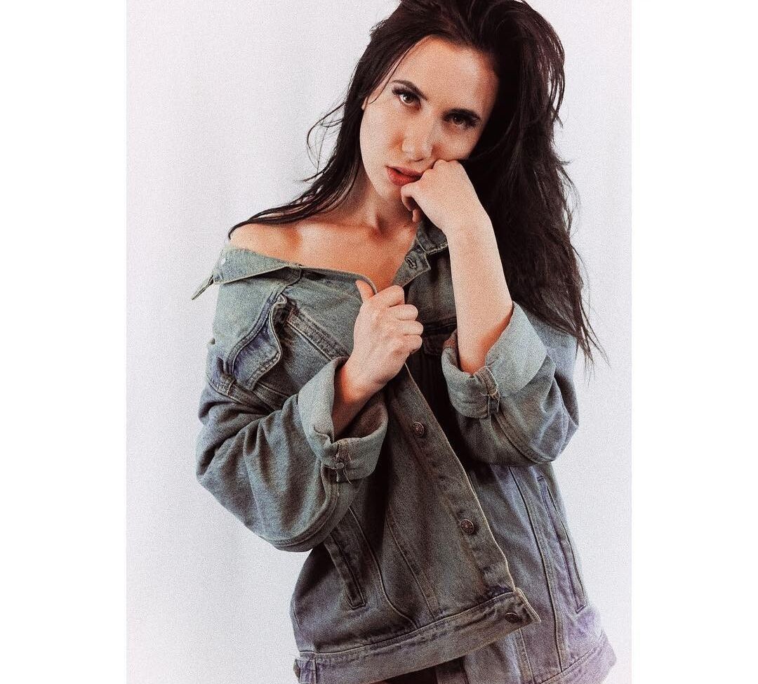 Taylor Jevaux desnuda #108544881