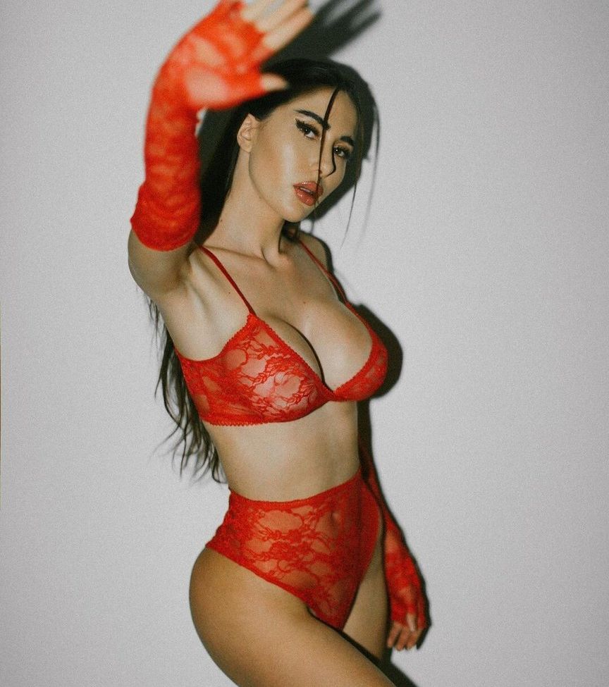 Taylor Jevaux desnuda #108544959