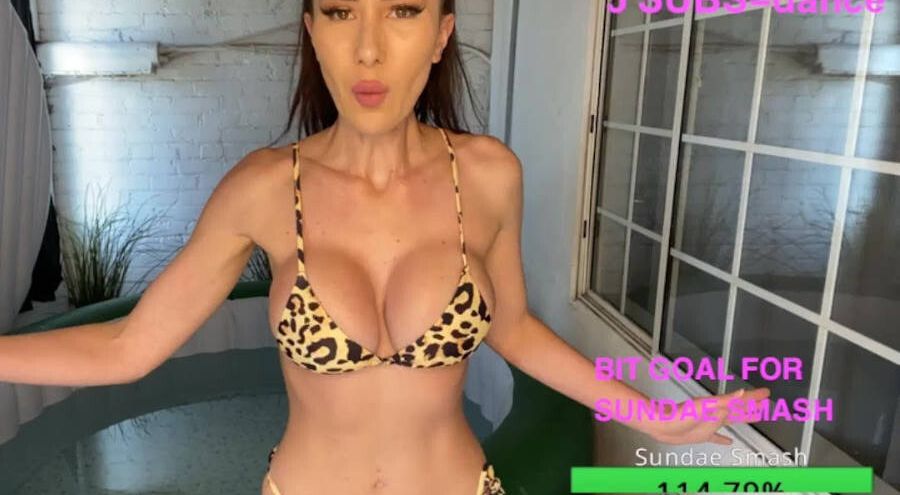 Taylor Jevaux desnuda #108545026