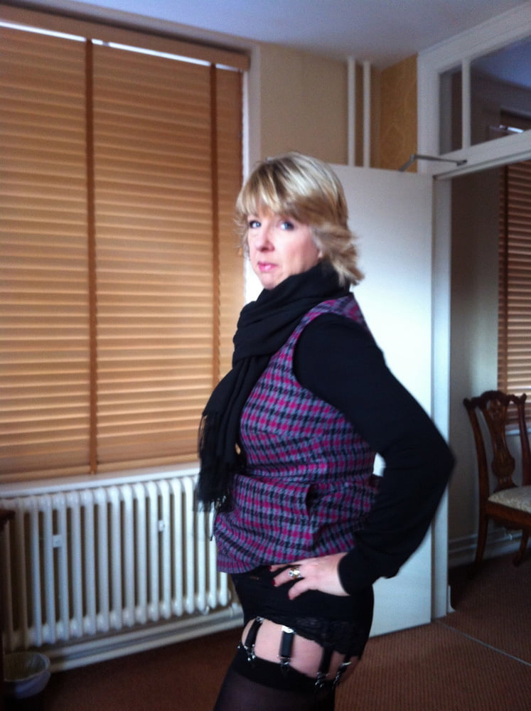 Chaude mature en chaleur
 #101712948