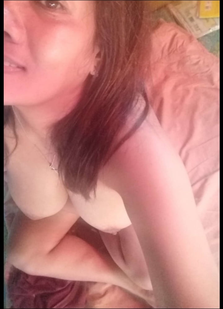 Filipina Lizalyn Cenalago of Cebu #81640933