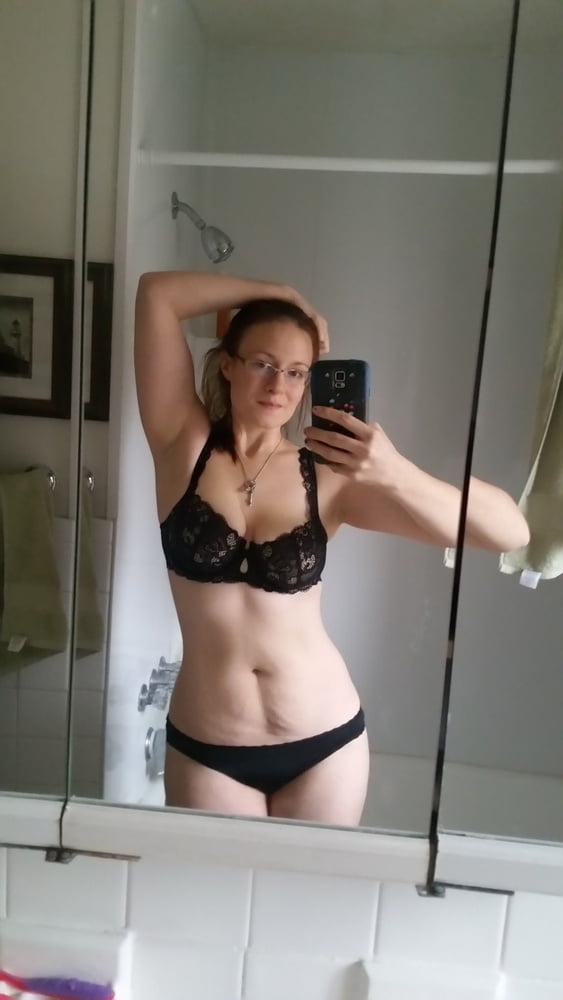 Nerd babe amanda loves nude selfie
 #97429131