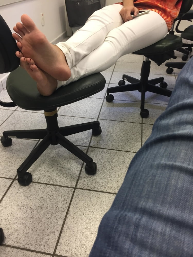 Fétichisme des pieds
 #98598637