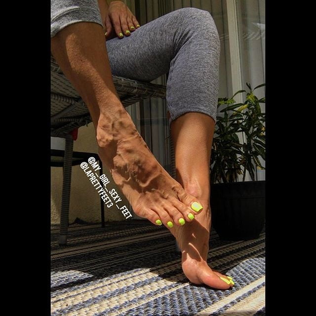 Sexy Milf Feet (feet, barefoot, Insta) #79842965