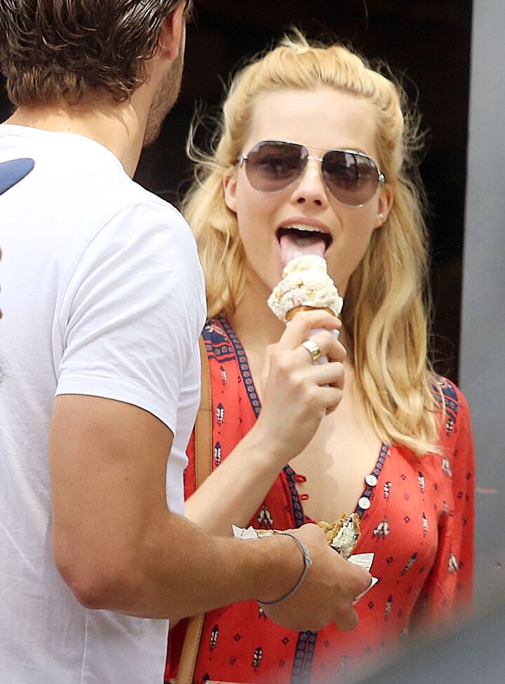 Margot Robbie desnuda #107764395