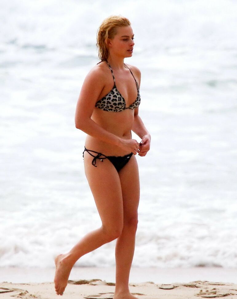 Margot Robbie nude #107764583