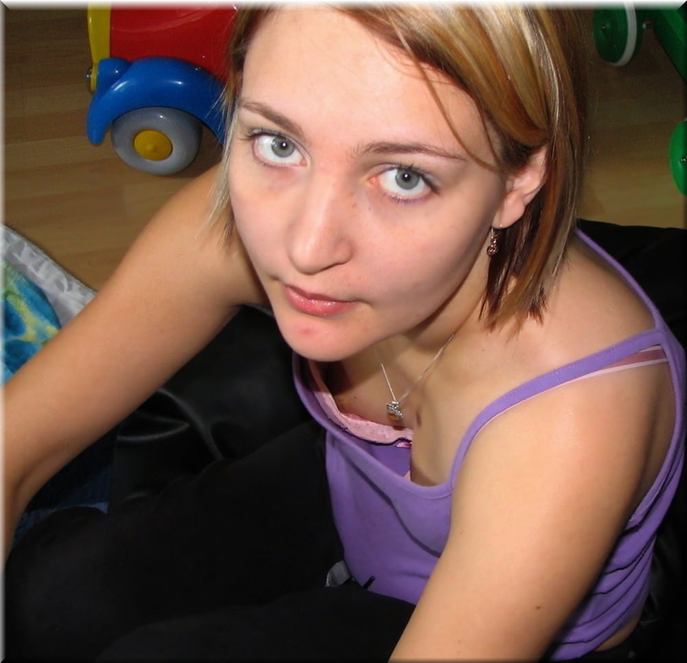 Ahnungslos und schon im Netz #80321413