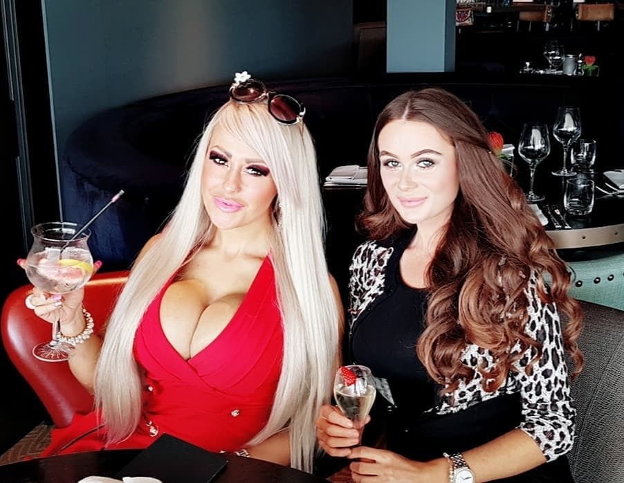 Bimbos in public #95281648