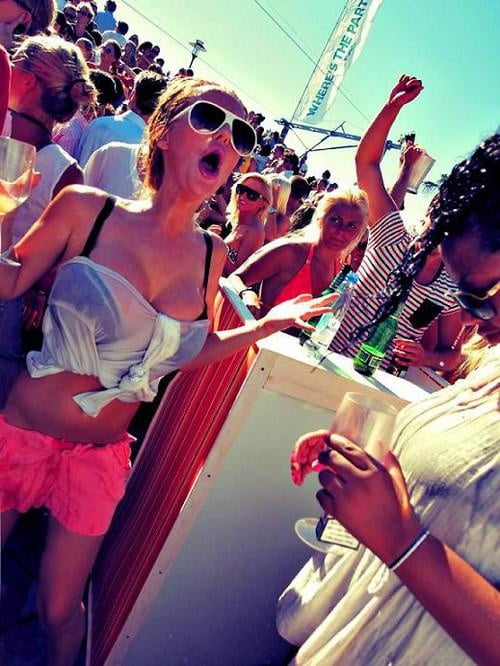 Bimbos in public #95281750