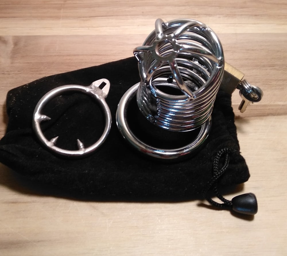 Jaulas de pollas y otras cosas
 #88157022