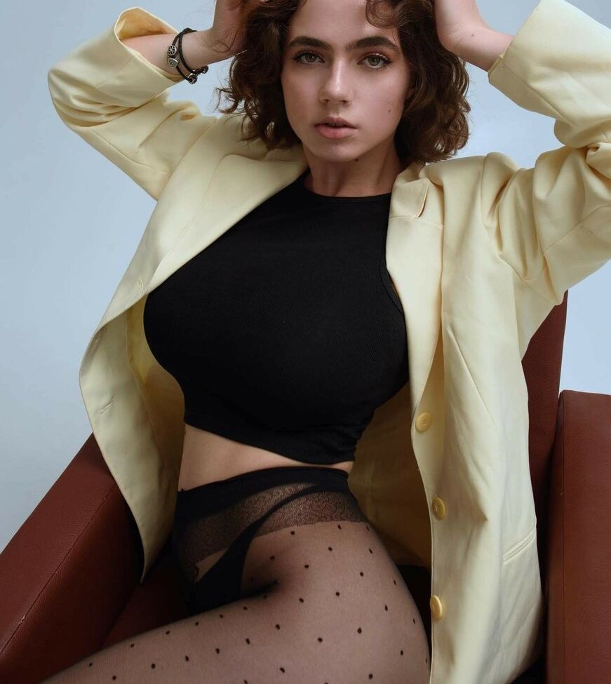 Solomia Maievska desnuda #107576802