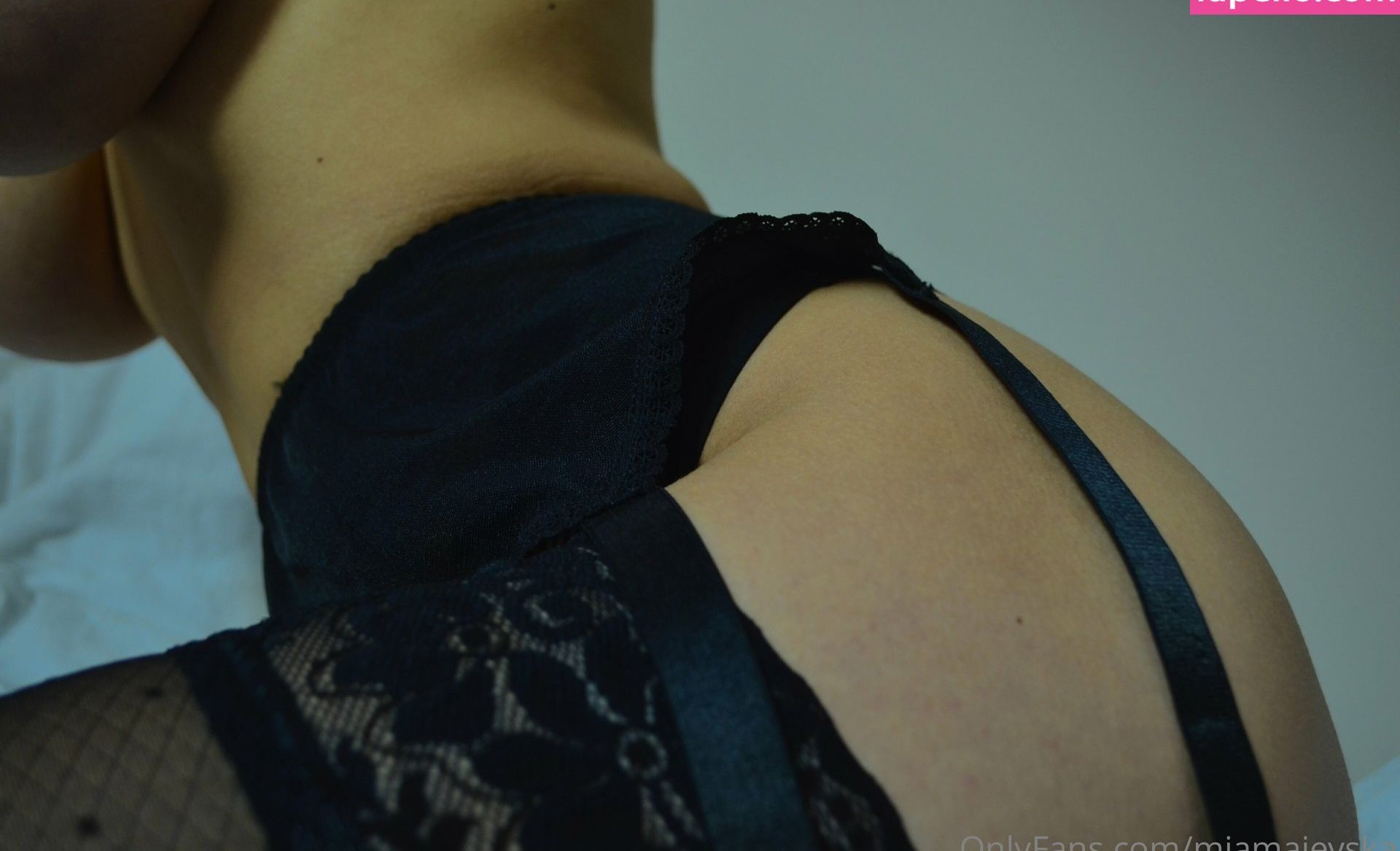 Solomia Maievska desnuda #107577103