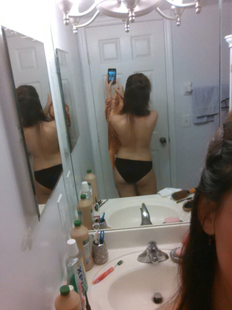 Amateur hottie zeigt aus
 #90528244