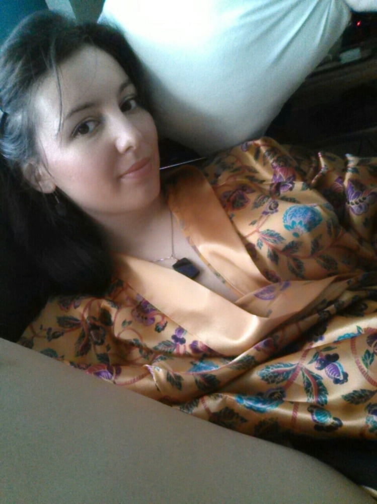 Amateur hottie zeigt aus
 #90528247