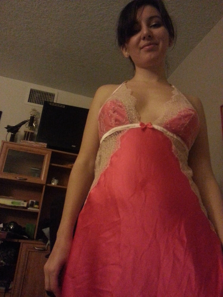 Amateur hottie zeigt aus
 #90528313