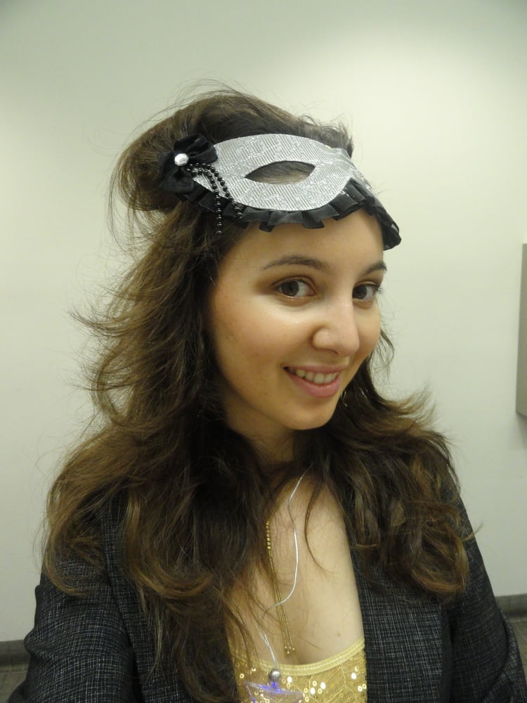 Amateur hottie zeigt aus
 #90528431