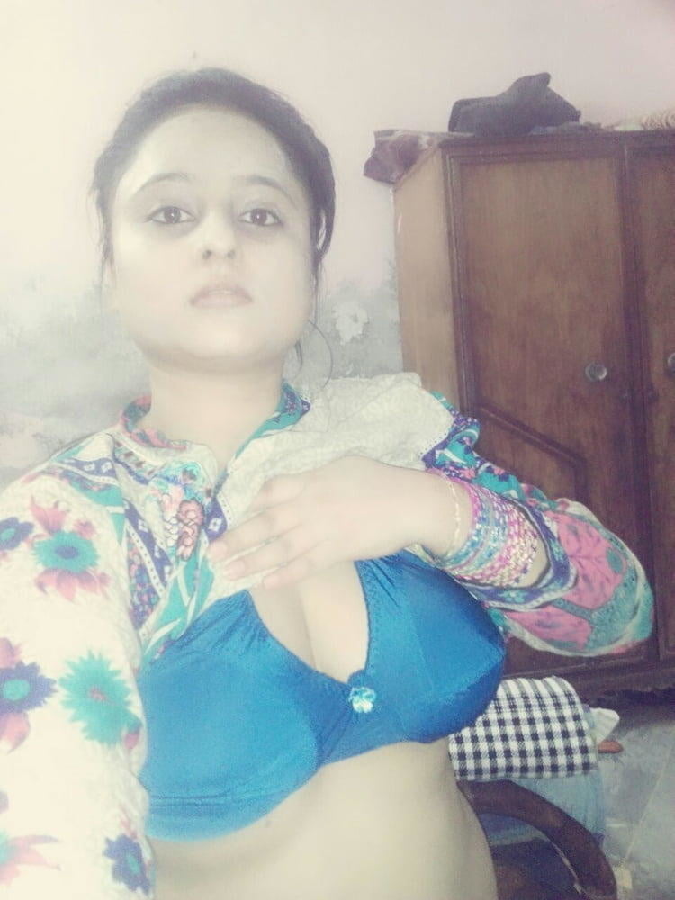 Sexy bhabhi zeigt
 #81040870