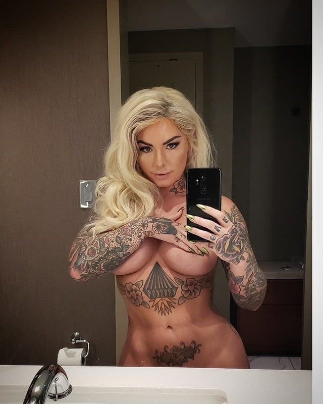 Christy mack
 #95185143