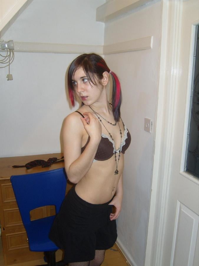 Jeunes et coquines 555 #95636996