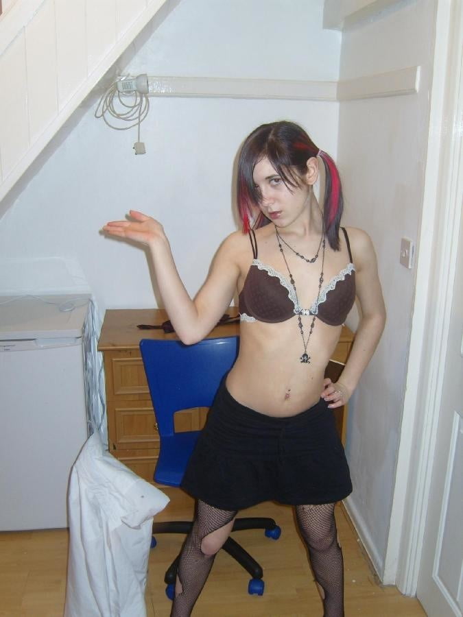 Jeunes et coquines 555 #95636998