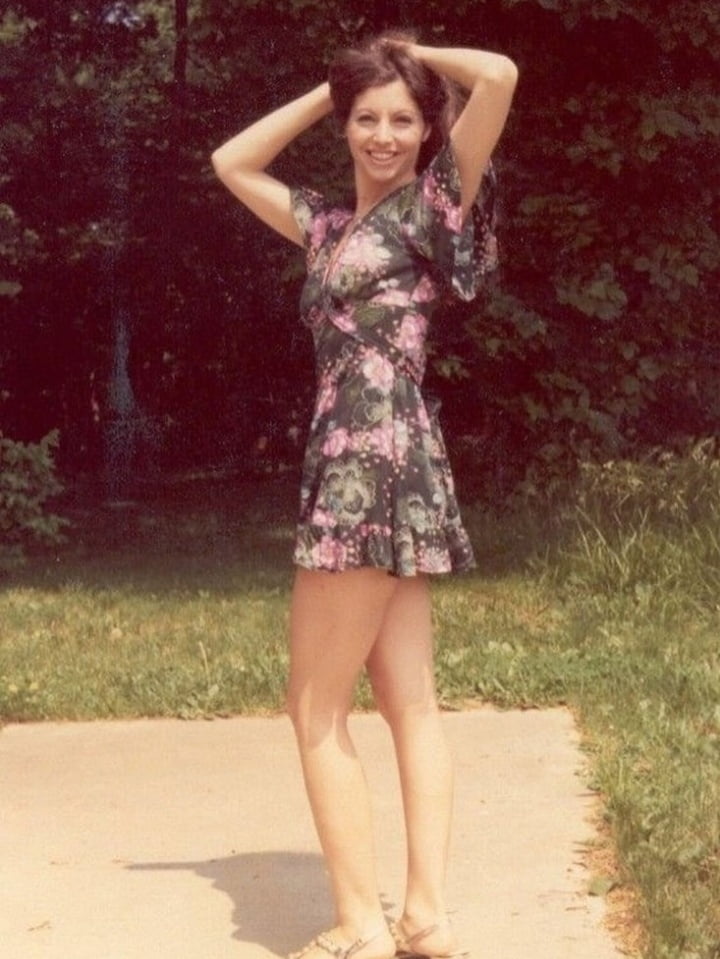 Amateur Rita II #83443171