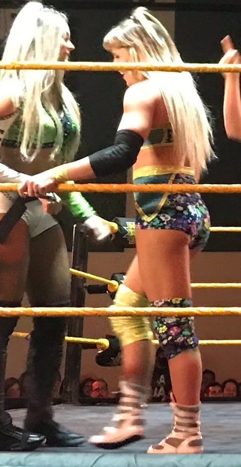 Candice lerae arsch
 #99742372