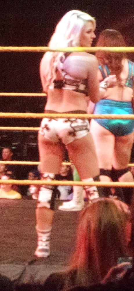 Candice lerae culo
 #99742383