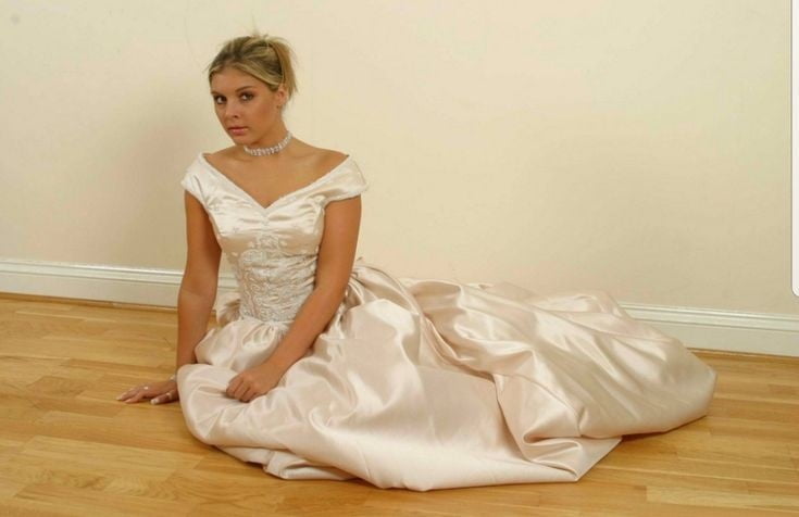 Abiti da sposa di seta e abiti da sposa 1
 #103387842