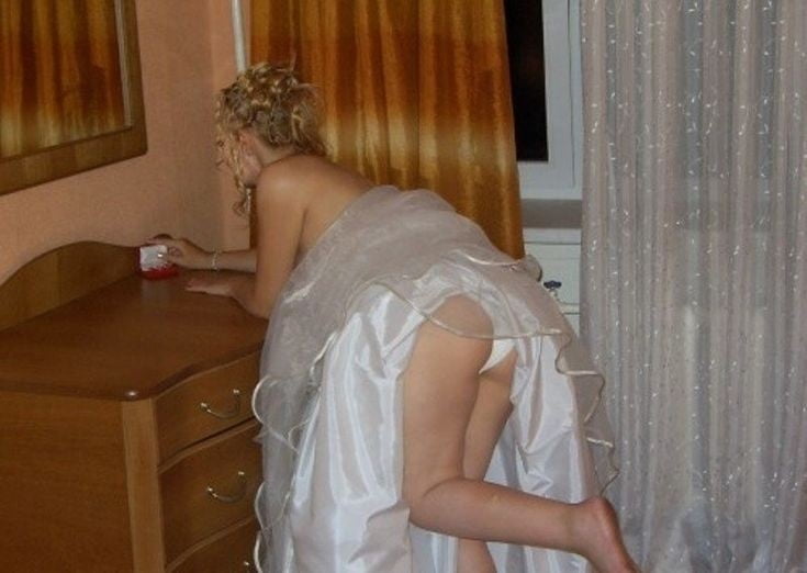 Abiti da sposa di seta e abiti da sposa 1
 #103388461