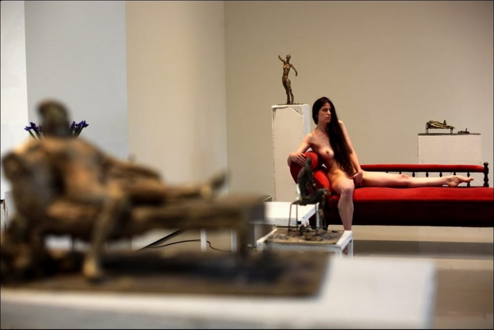 naked in a museum #105771592
