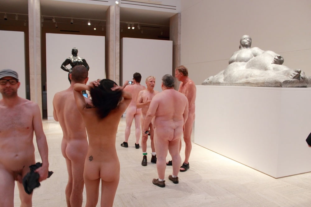 naked in a museum #105771990