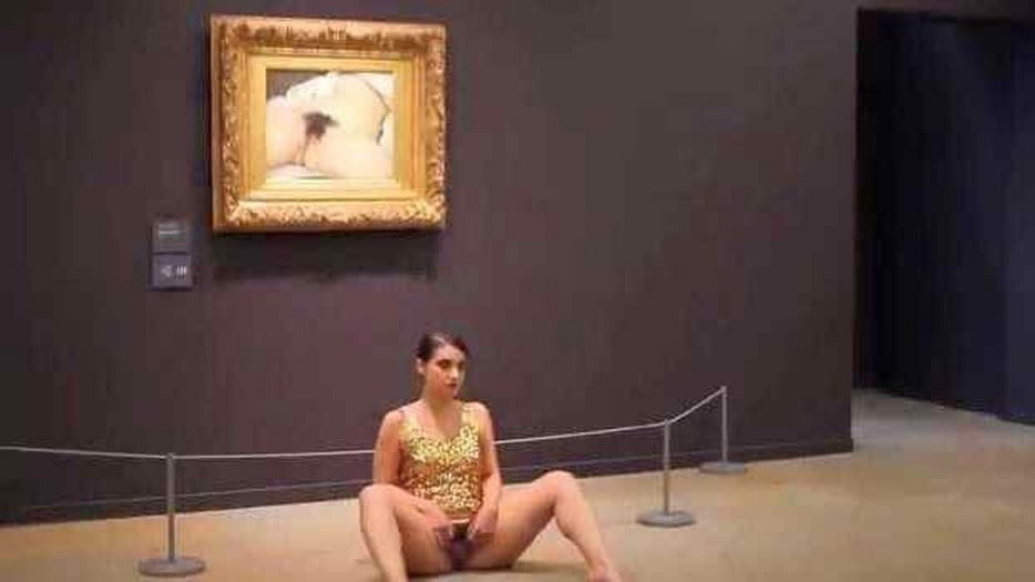 naked in a museum #105772009