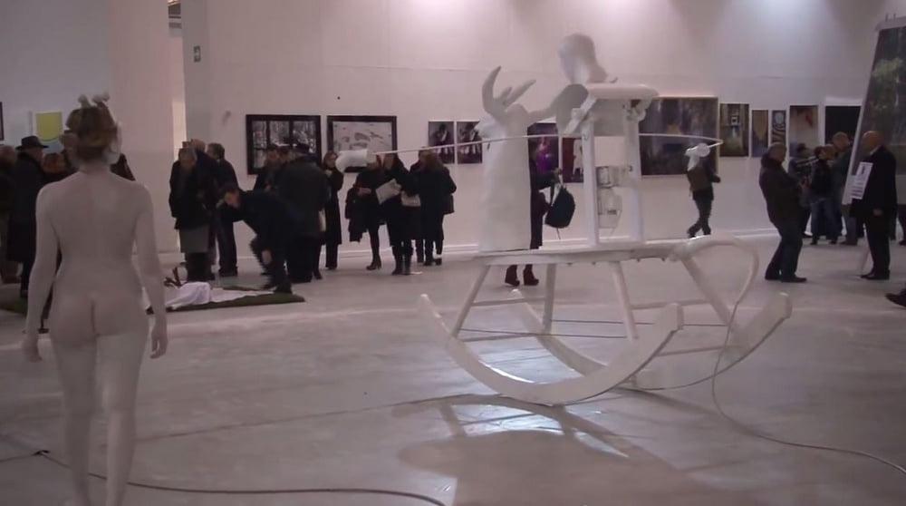 naked in a museum #105772227