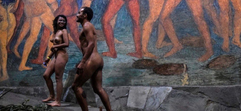 naked in a museum #105772269