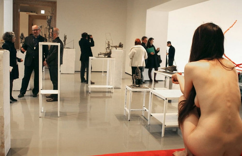 naked in a museum #105772399