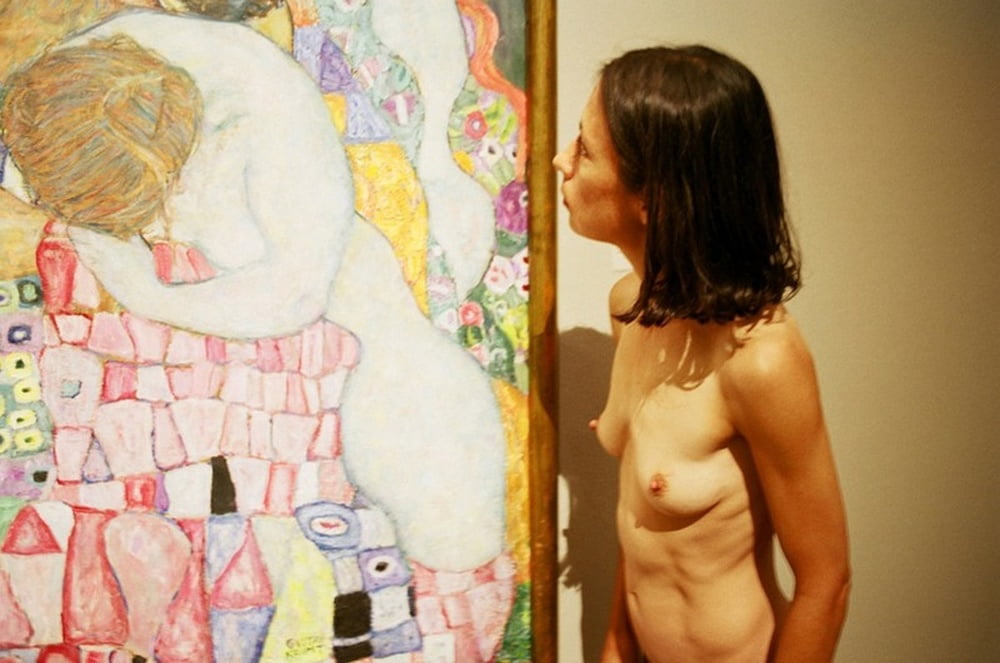 naked in a museum #105772625