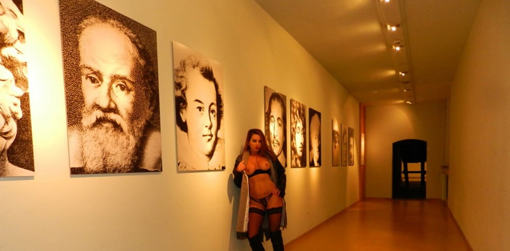 naked in a museum #105772653
