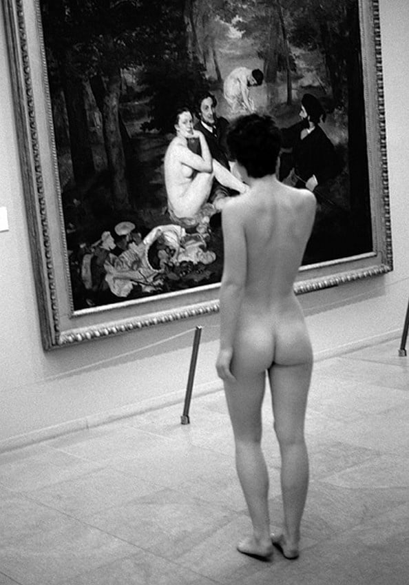 naked in a museum #105772715