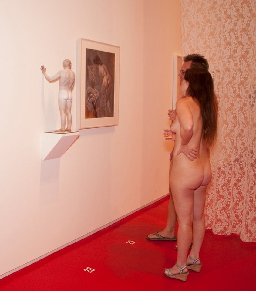 naked in a museum #105772725