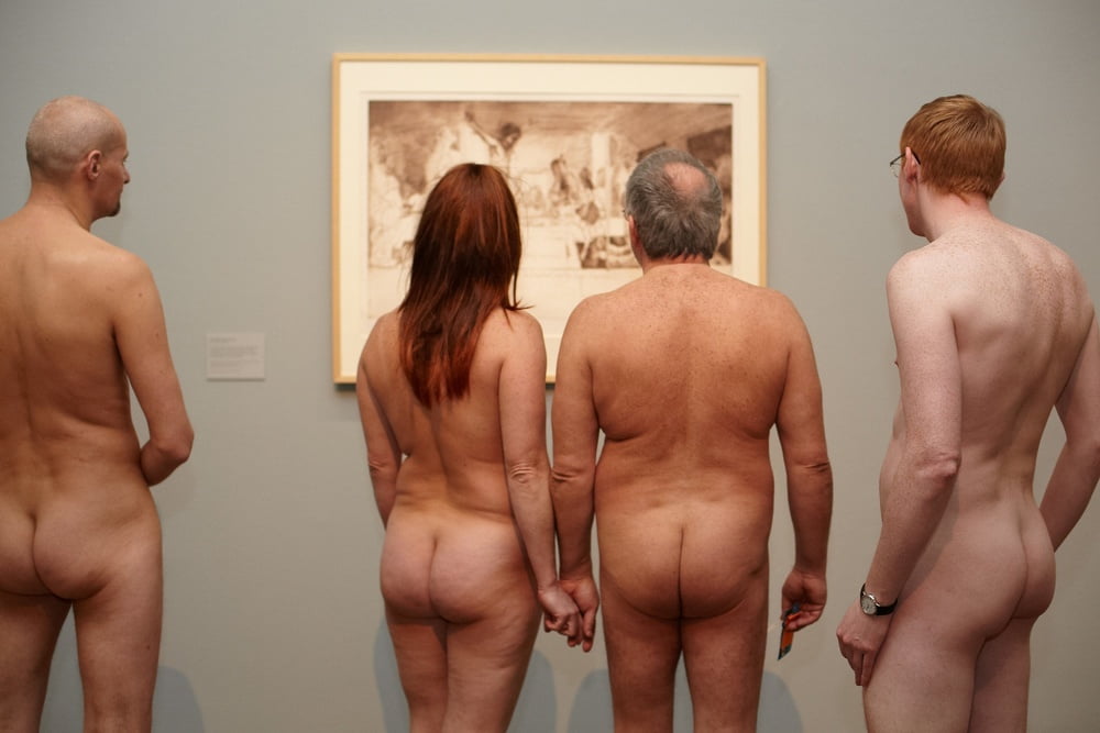 naked in a museum #105772789