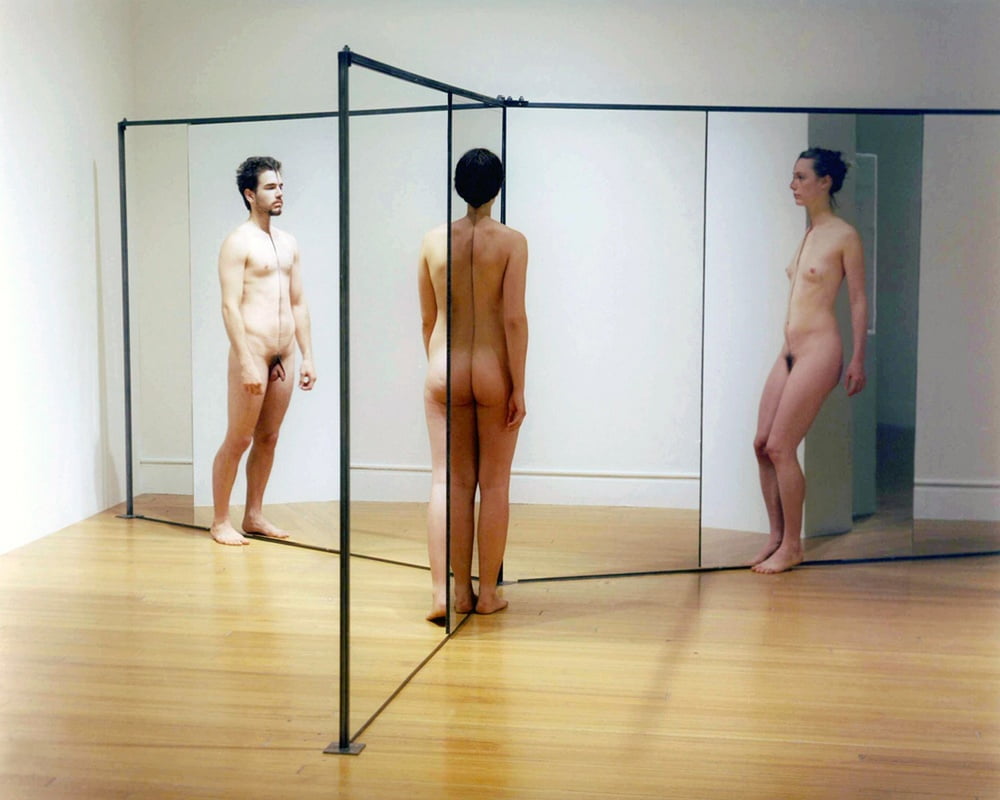 naked in a museum #105772924