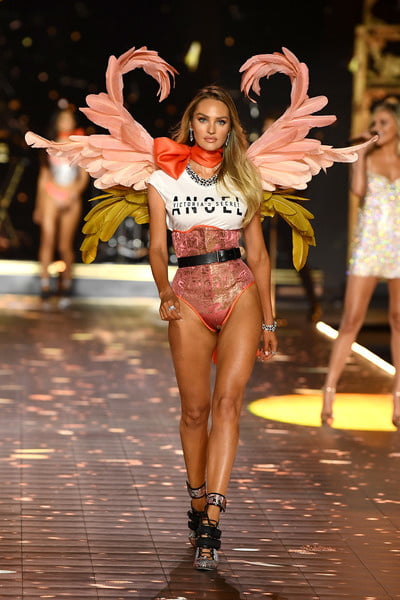 Candice swanepoel victoria's secret mode zeigen
 #103360414